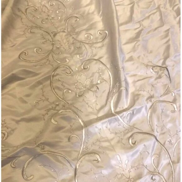 Davids Bridal Strapless Satin A-Line Wedding Gown With Embroidered Train Size 10 - Picture 10 of 13